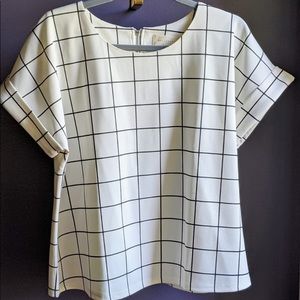 Nice black and white top